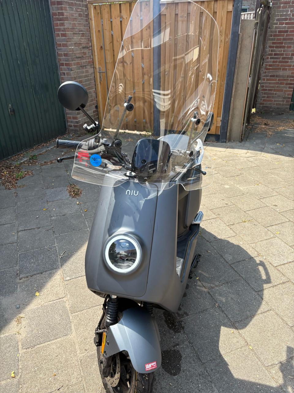 Niu NQi Sport Elektrische Scooter - Zo goed als nieuw