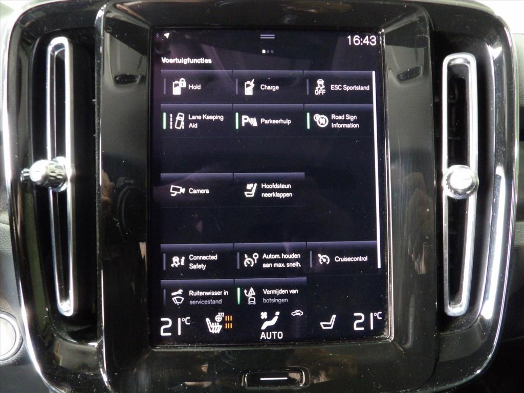 Volvo XC40 t5 plug-in hybrid 262pk aut plus dark