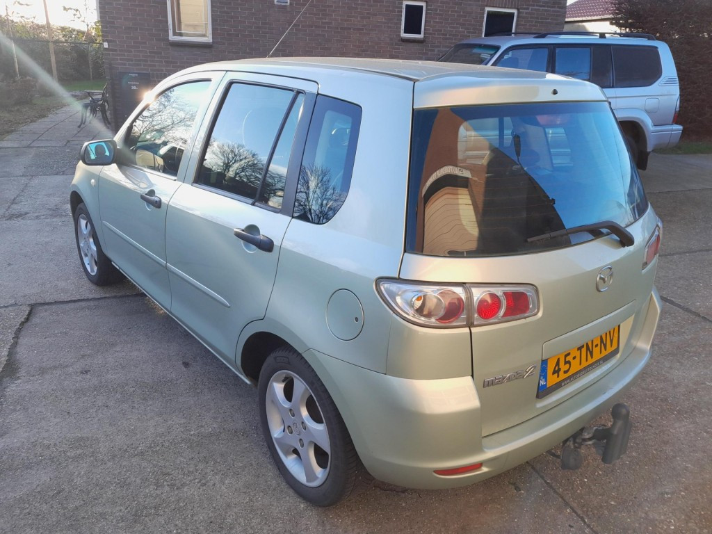 Mazda 2 1.4i touring