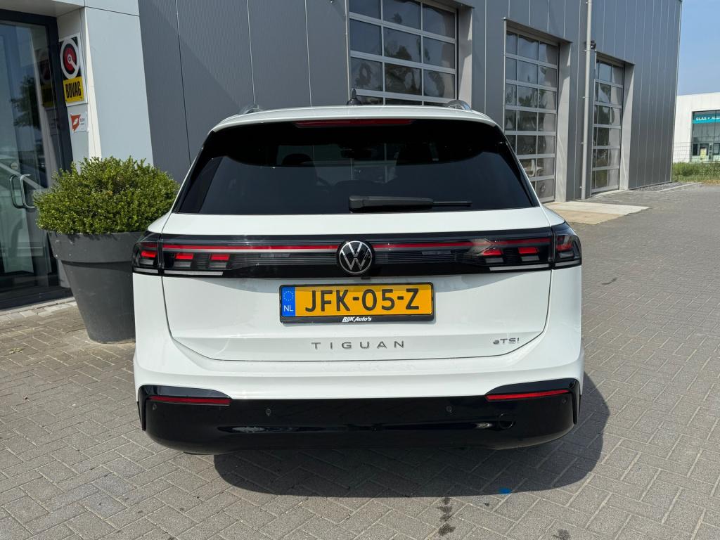 Volkswagen Tiguan 1.5 tsi goal * acc * 360 camera * trekhaak * lane + side 