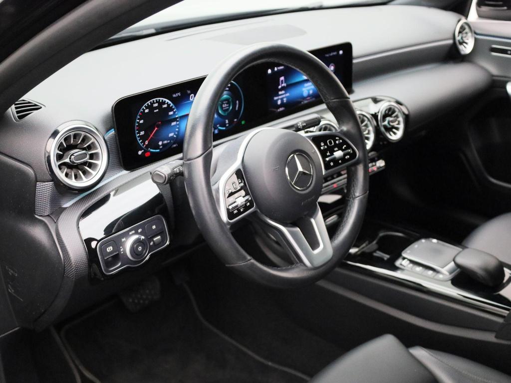 Mercedes-Benz A-Klasse 180 business solution luxury | automaat | apple carp
