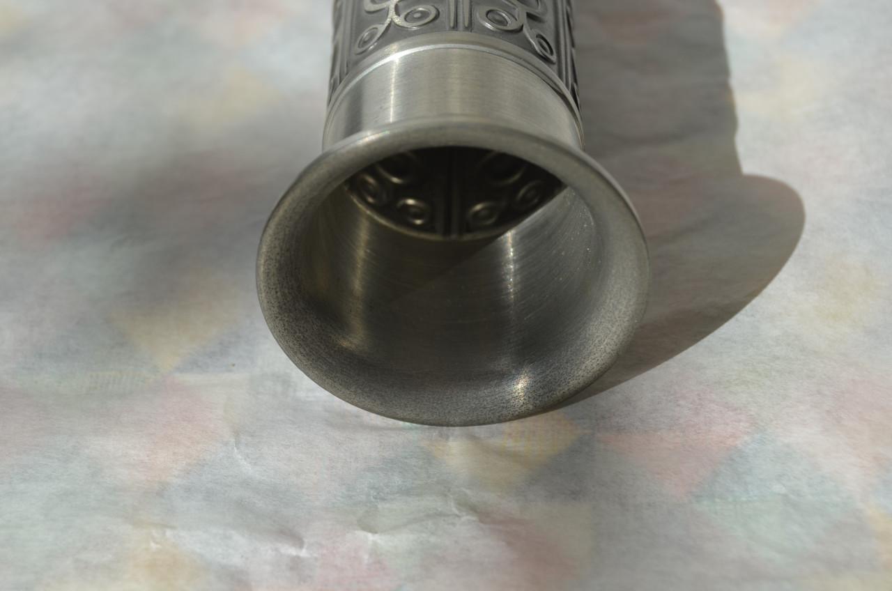 Mooi tinnen designvaasje Scandinavië.