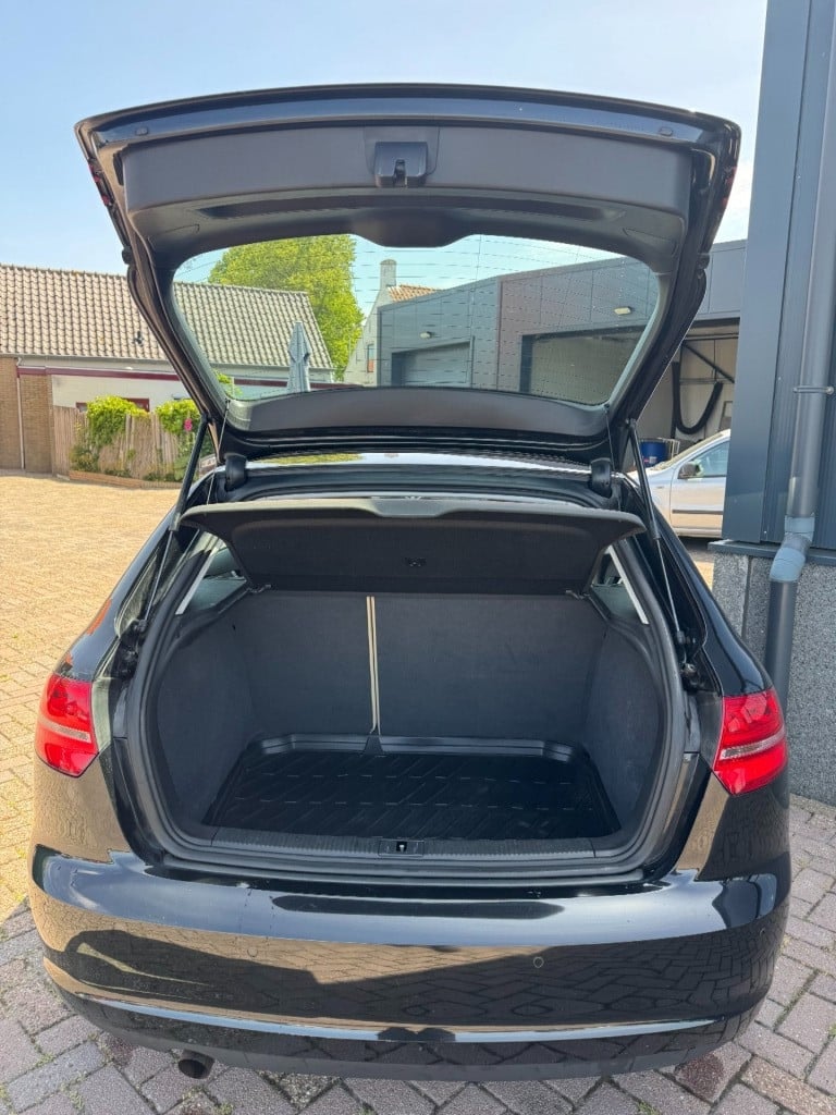 Audi A3 sportback 1.6 attraction business edition