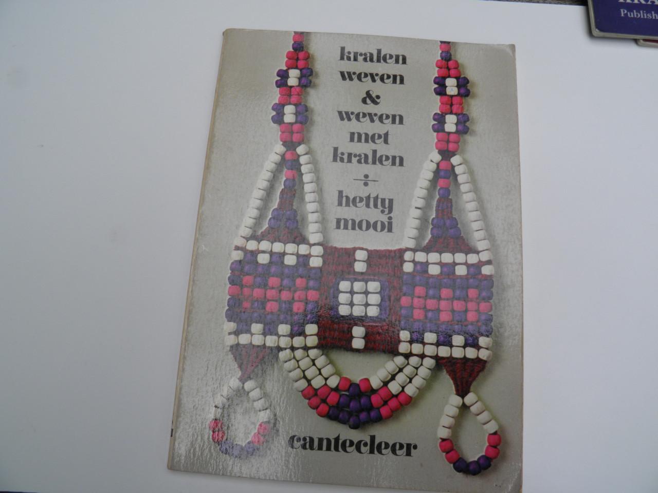 11 boekjes over sieraden maken en andere decoratieve technieken