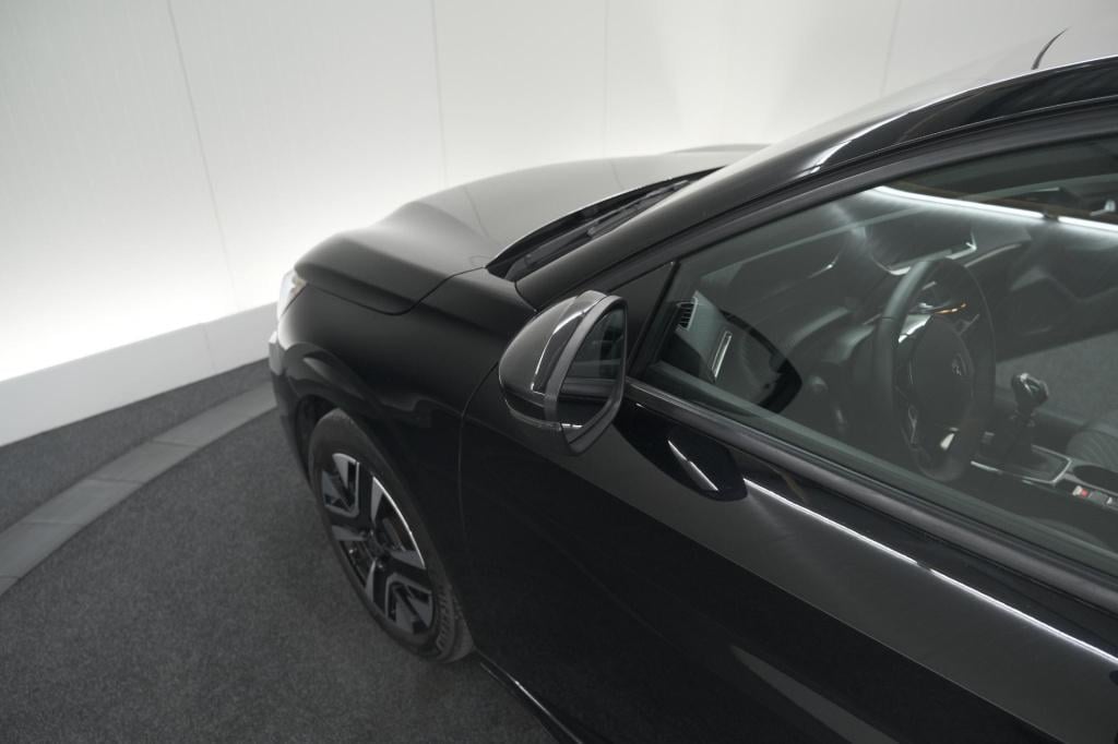 Peugeot 208 puretech 100 allure | parkeersensoren | navigatie | apple carpl