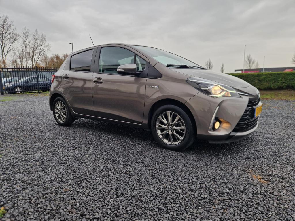 Toyota Yaris 1.5 hybrid dynamic | automaat | navi| rijstrookwaarschuwing | 