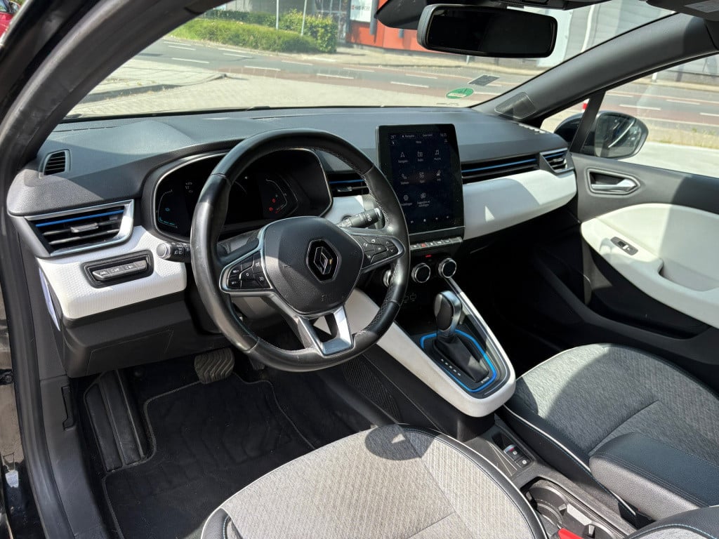 Renault Clio 1.6 e-tech hybrid 140 zen