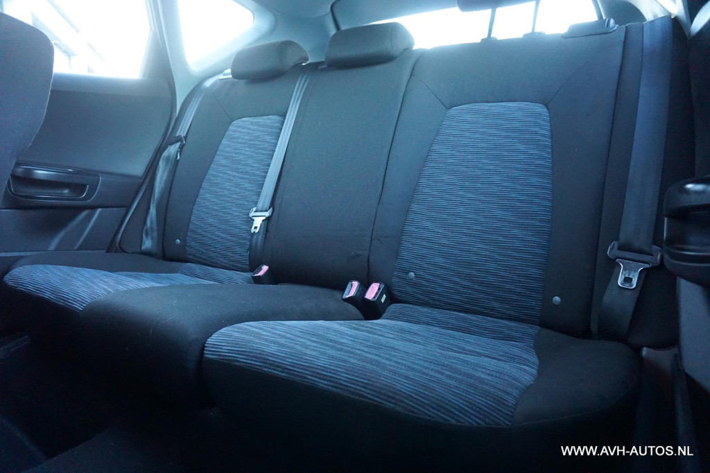 Kia Cee'd sporty wagon 1.4 x-tra