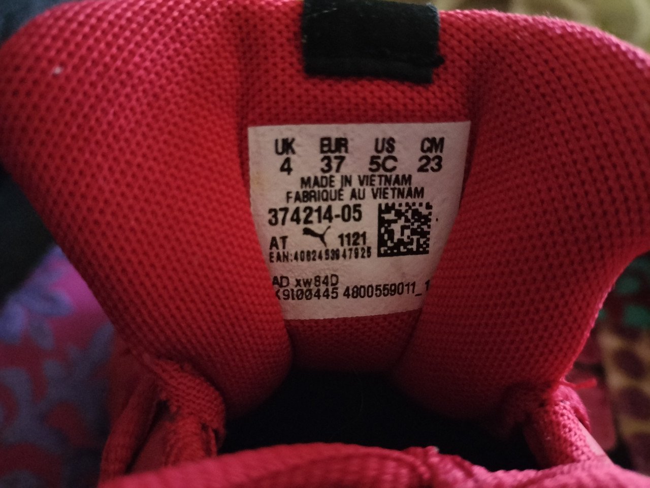Rode Puma's maat 37