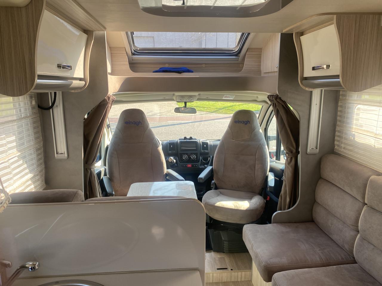 Elnagh T-Loft 450 - Prachtige 4 persoons half-integraal.