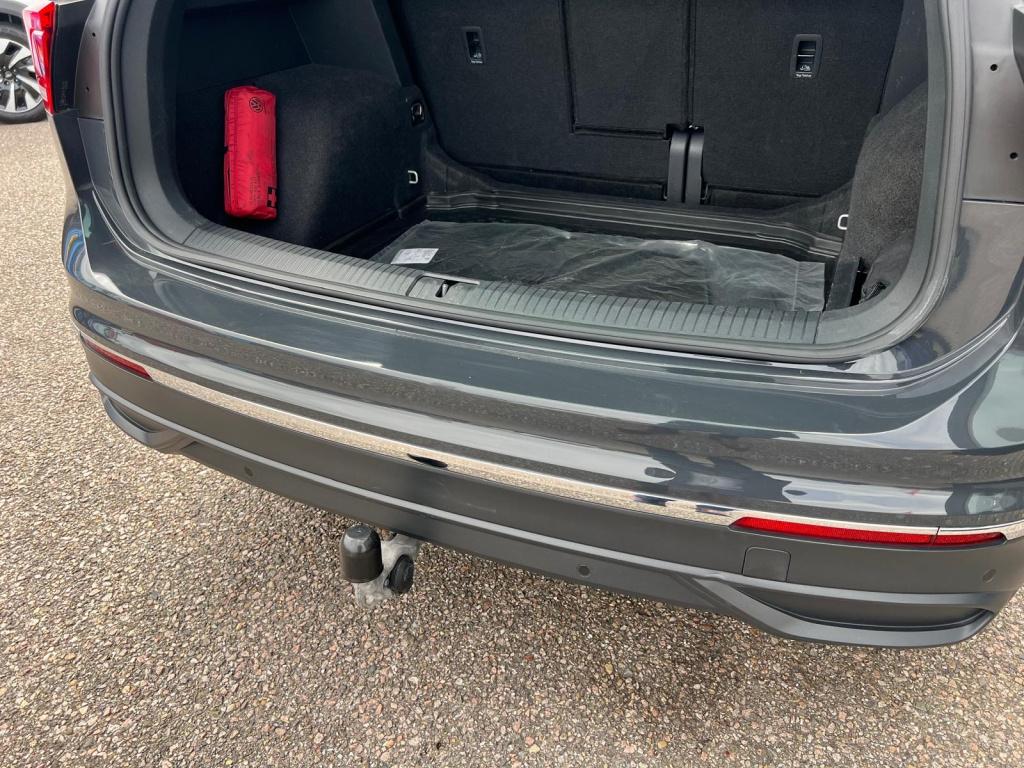 Volkswagen Tiguan 1.5 tsi 150pk dsg life elegance , trekhaak , adaptive cc 