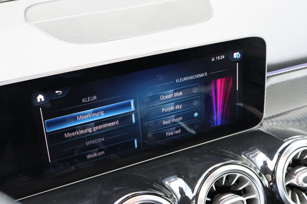 Mercedes-Benz Glb 200 business solution amg 163 pk i panoramadak i trekhaak