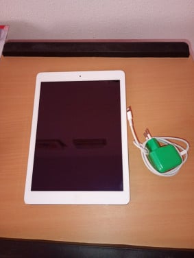 Ipad Apple te koop mag weg voor 200 euro