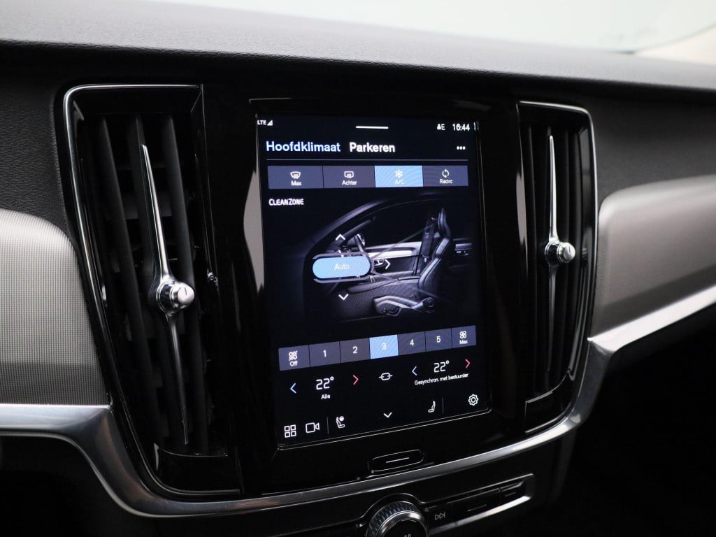 Volvo V90 2.0 b4 momentum business | automaat | navigatie | leder | apple c