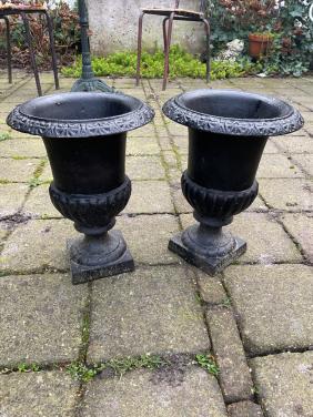 Gietijzeren tuinvazen