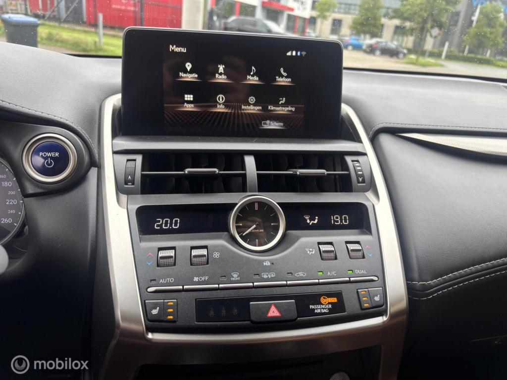 Lexus Nx 300h awd business line