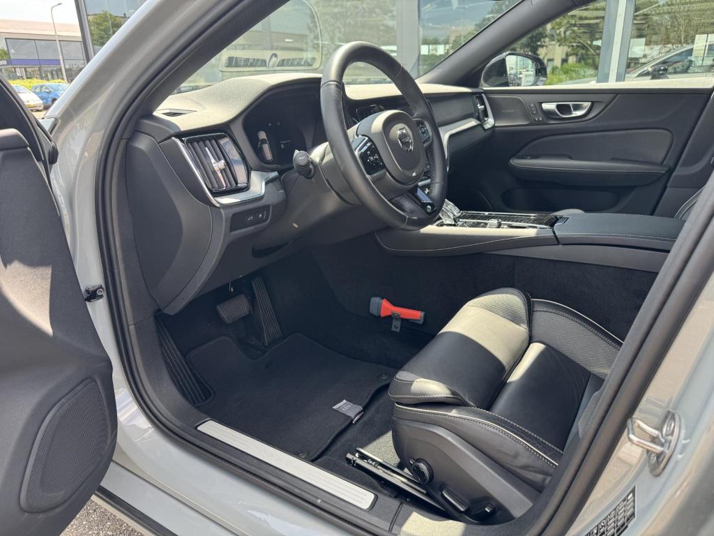 Volvo V60 2.0 t6 plug-in hybrid awd plus dark trekhaak|complete auto