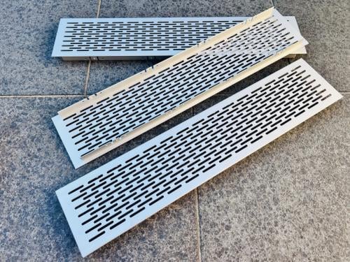 Ventilatierooster van geanodiseerd aluminium, totaal 3 stuks
