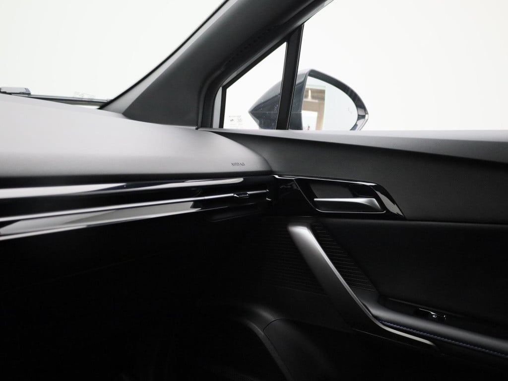 MG Mg4 64 kwh luxury | apple/carplay | camera | parkeersensoren | electrisc