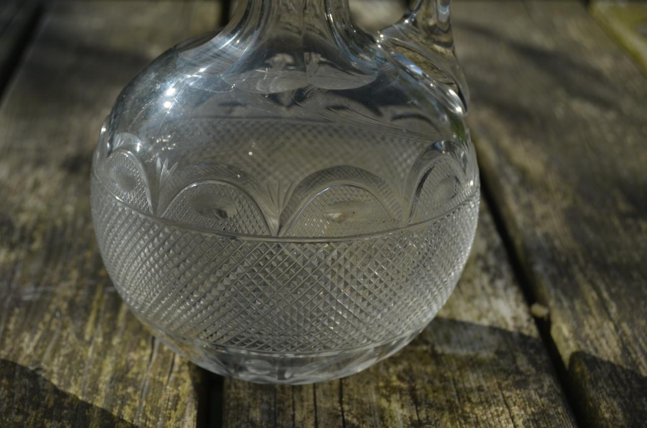 2 Kristallen karafjes in goede staat.