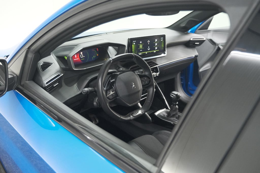 Peugeot 208 puretech 100 gt | camera | dodehoekdetectie | apple carplay | s