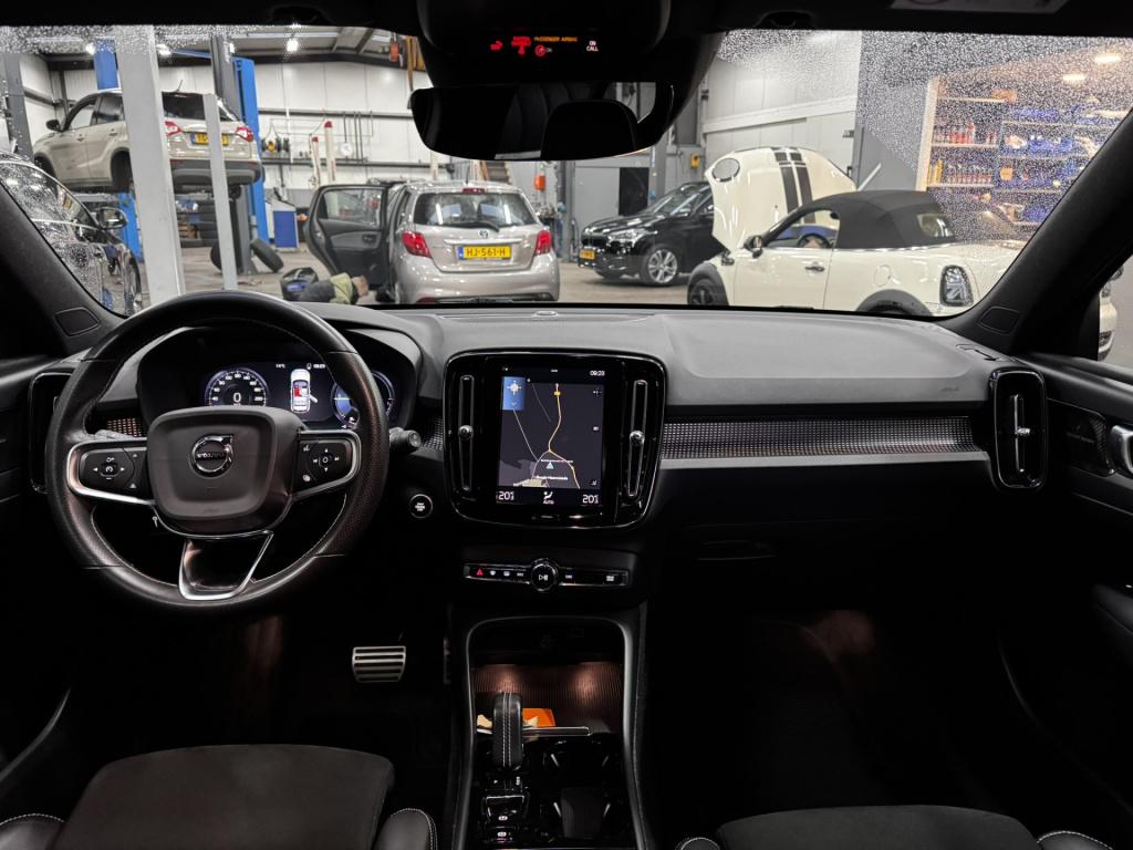 Volvo XC40 1.5 t4 recharge r-design