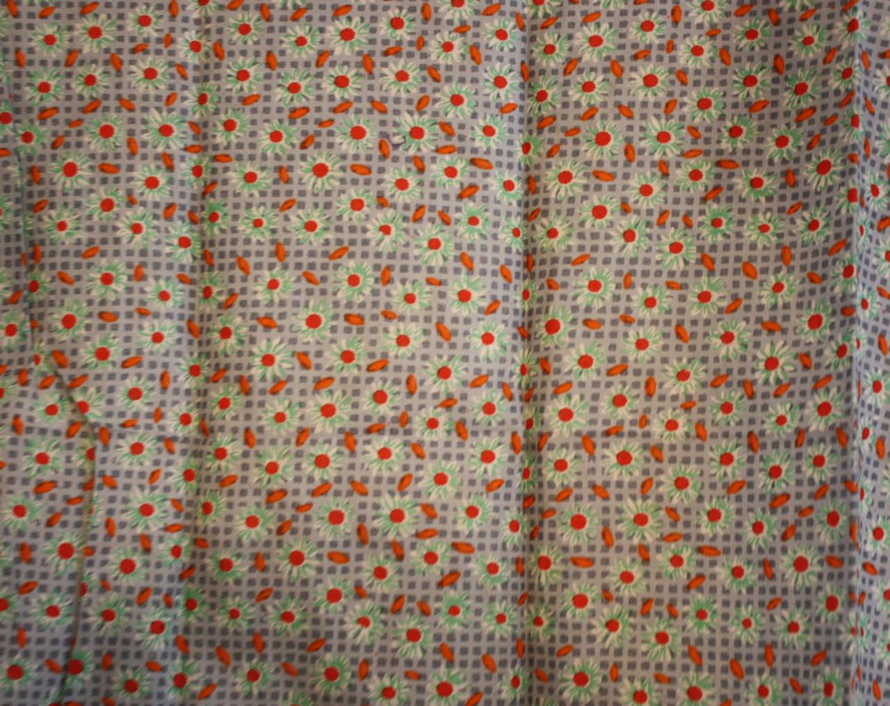 Sjaaltje met bloemen print en zwarte rand