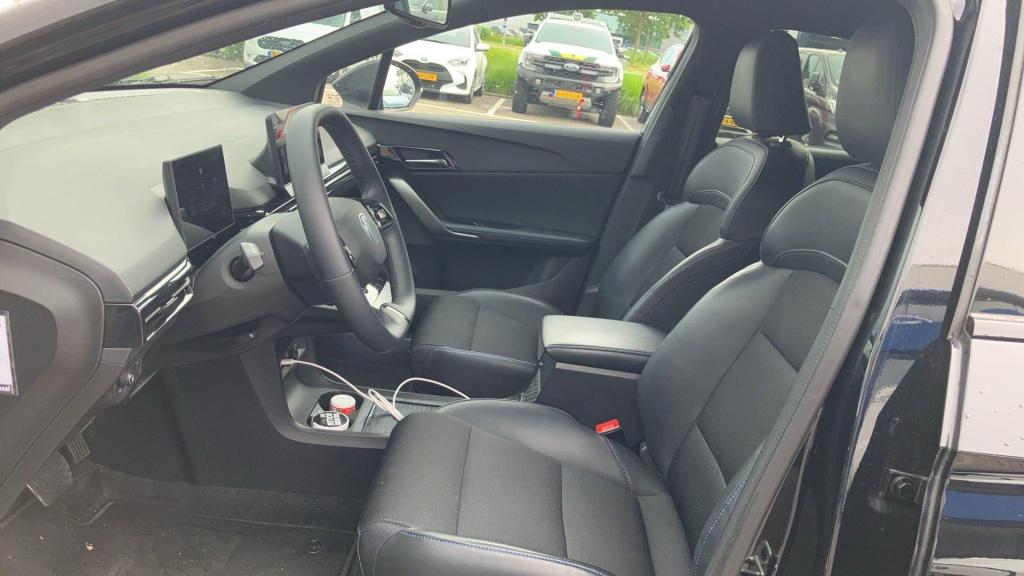 MG Mg4 Ev electric luxury 64 kwh | navi | led koplampen | 360 camera | stoe