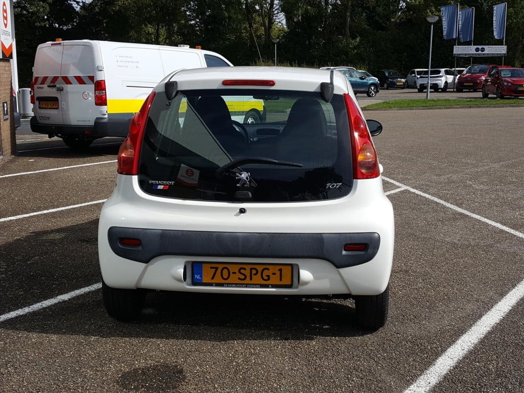 Peugeot 107 1.0 12v 68pk 5d xs airco | radio & cd-speler | lage km-stand | 