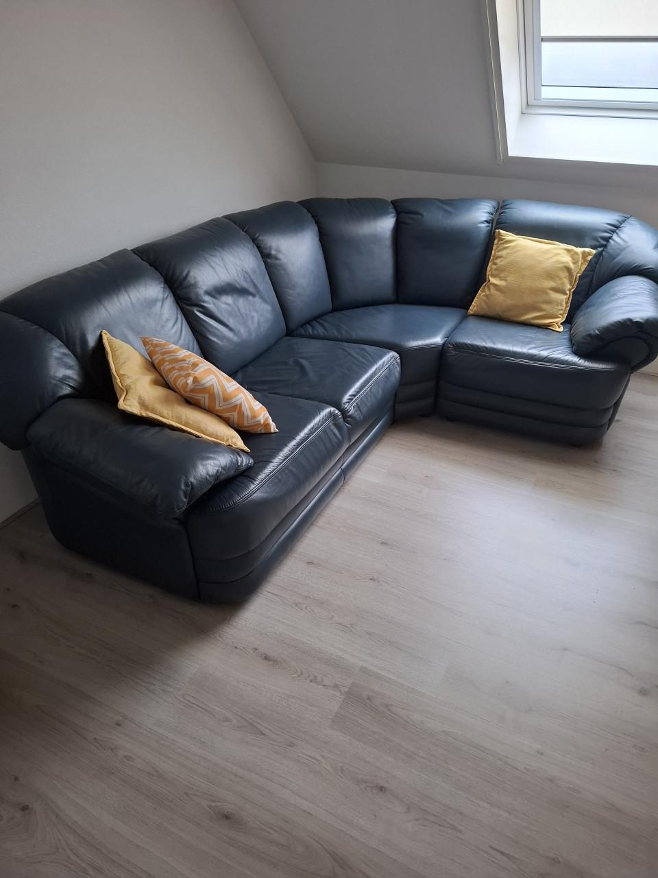 HOEKBANK, DONKERBLAUW   LEDER