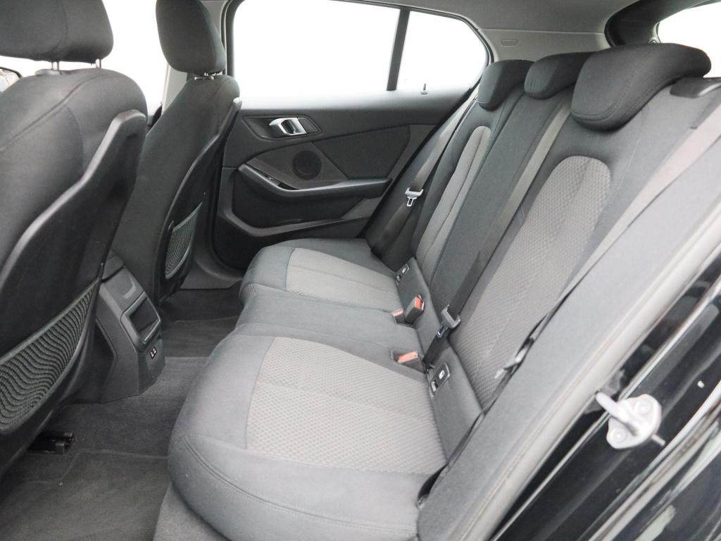 BMW 1 Serie 116i executive | automaat | parkeer sensoren | navigatie | virt