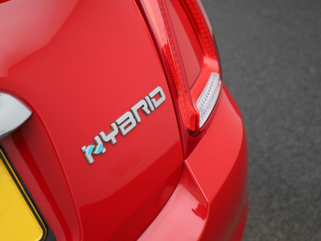 Fiat 500 C 1.0 hybrid club | cabrio | parkeer sensoren | dab | airco | crui