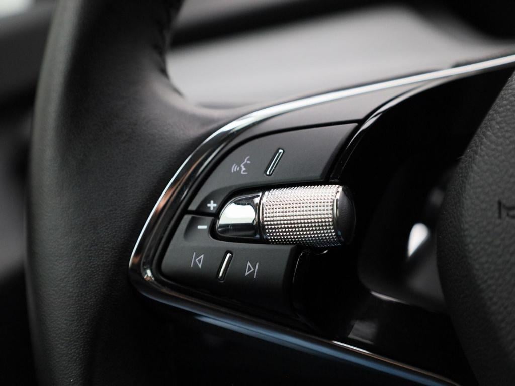 Skoda Enyaq Iv 60 | trekhaak | navigatie | apple carplay / android auto | v