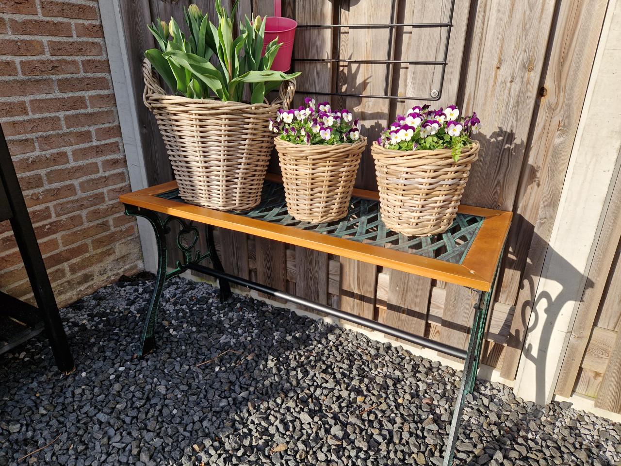 Tuintafeltje hout/ gietijzer