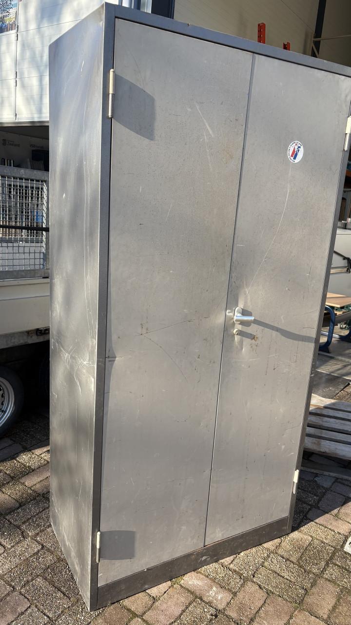 Zadelkast paardenkast lockerkast metalen kast