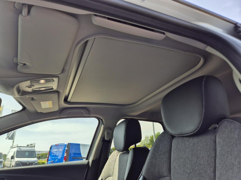 Renault Captur 1.3 tce 150 edc automaat intens panorama dak, trekhaak, navi