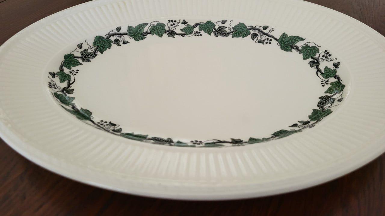 Wedgwood Stratford serveerschaal ovaal 30 x 23 cm