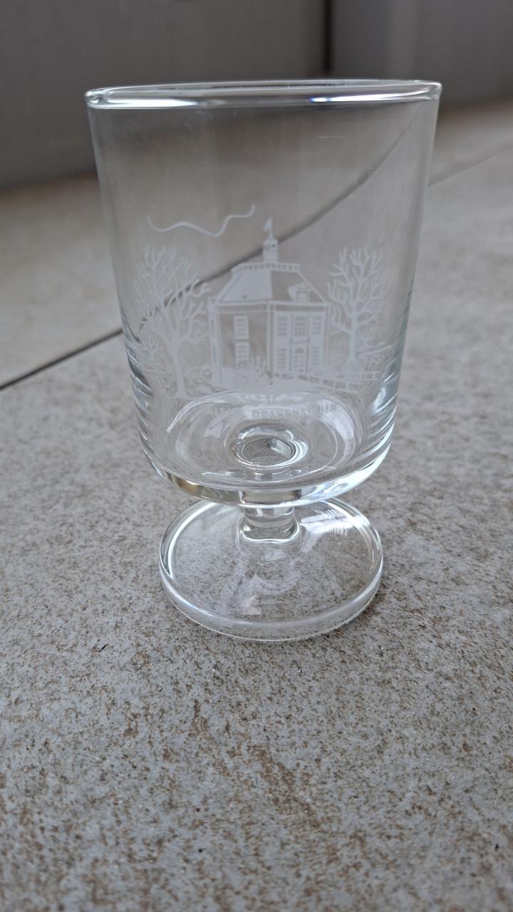 Wijnglazen met Koningshuis afbeeldingen