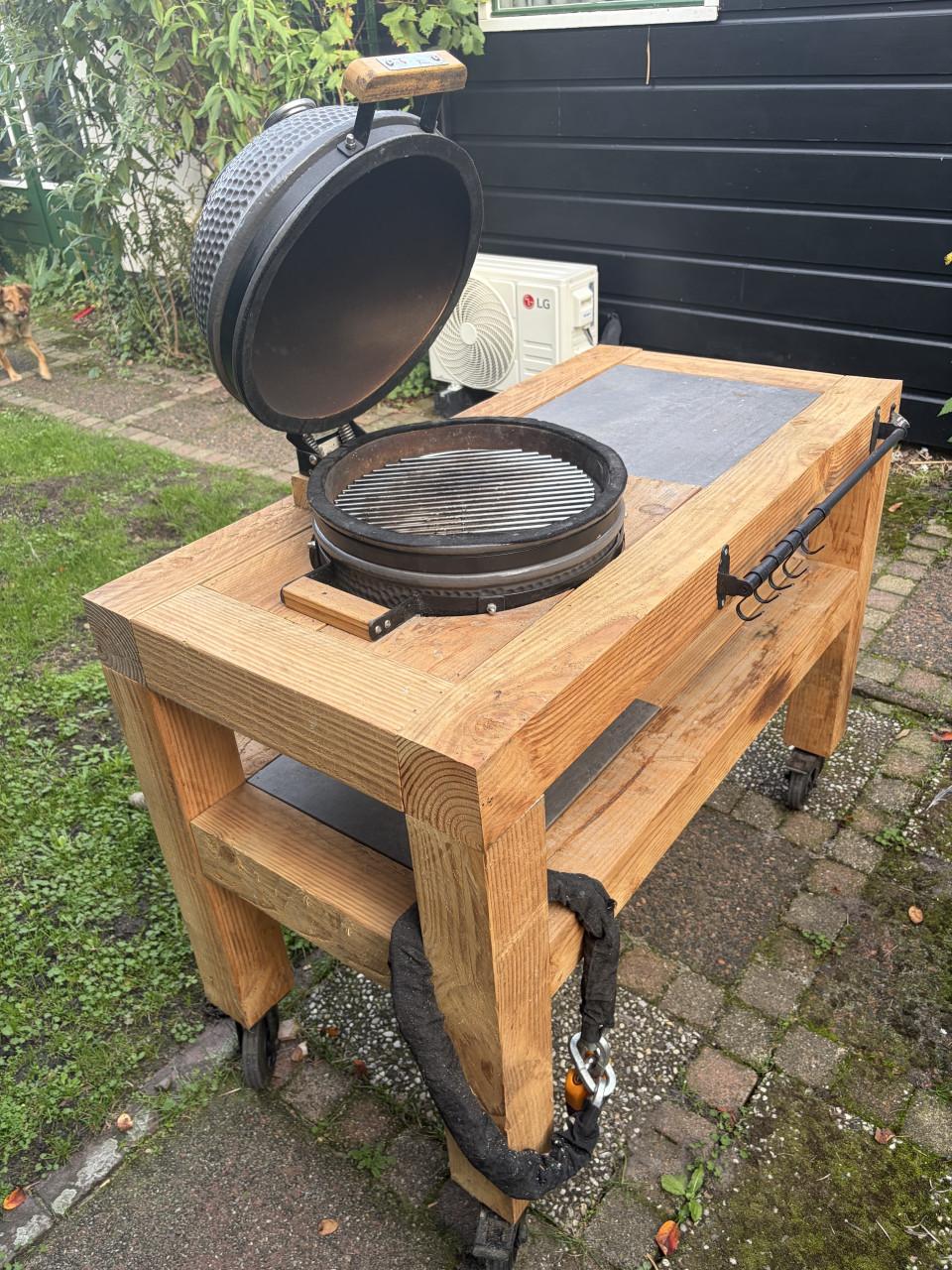 Grill guru compact met bbq tafel