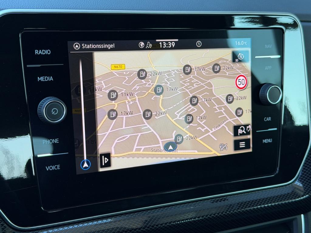 Volkswagen T-cross 1.5 tsi 150pk dsg r-line | black style | trekhaak | iq l