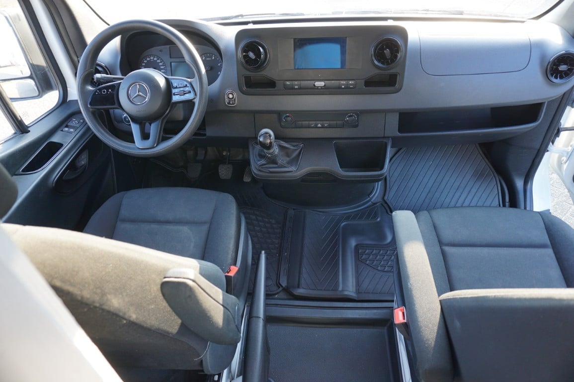 Mercedes Benz Buscamper 214 CDI uit 2019 met nieuwe inbouw