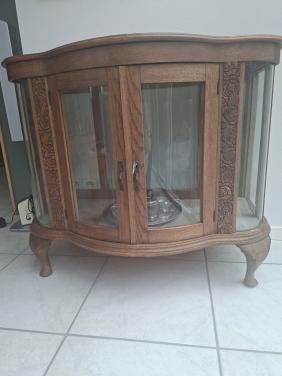 Theekastje, jaren dertig, houtsnijwerk,eikenhout.