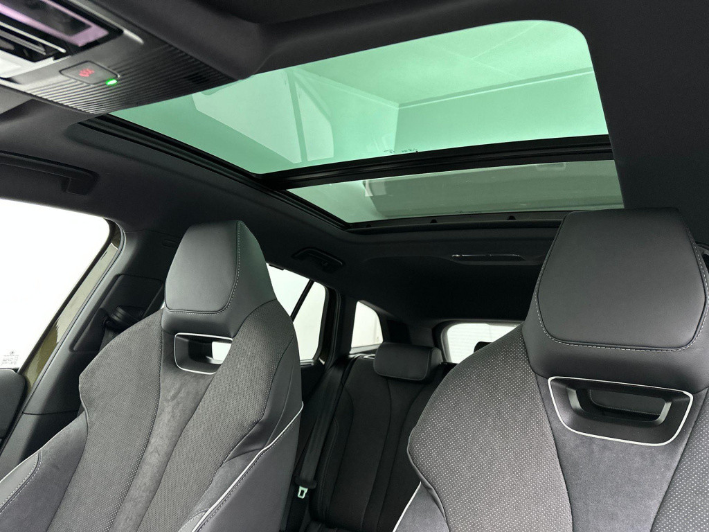 Skoda Enyaq Iv sportline elektromotor 210 kw / 286 pk suv elektri