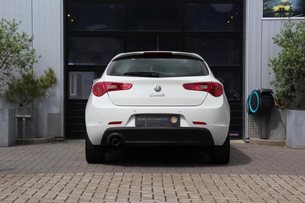 Alfa Romeo Giulietta 1.4 t turbo sportiva tct automaat - xenon - leder - st