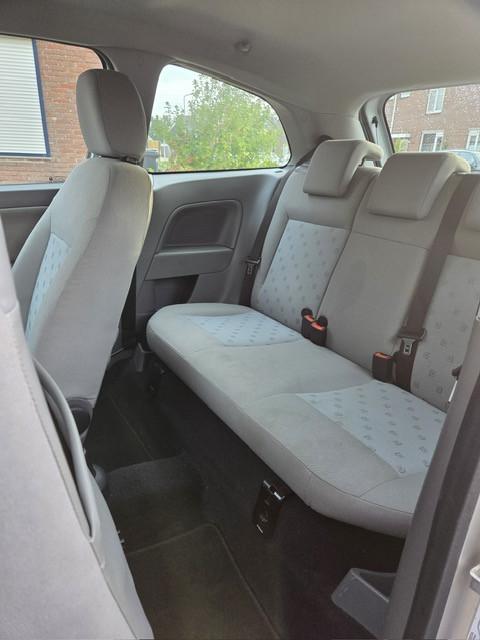 Ford Fiësta 1.25 16V 3DR 2004 Grijs