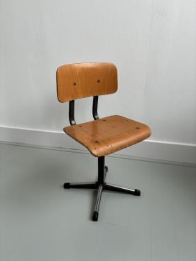 Retro schoolstoeltje