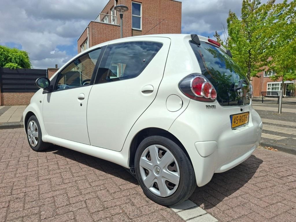 Toyota Aygo 1.0 comfort navigator / nl auto / nap