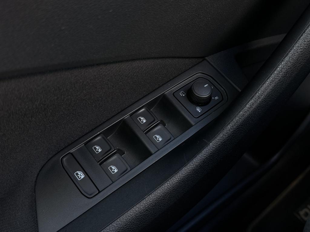 Skoda Kamiq 1.0 tsi scout line | apple carplay | lane assist | stoel/stuur 