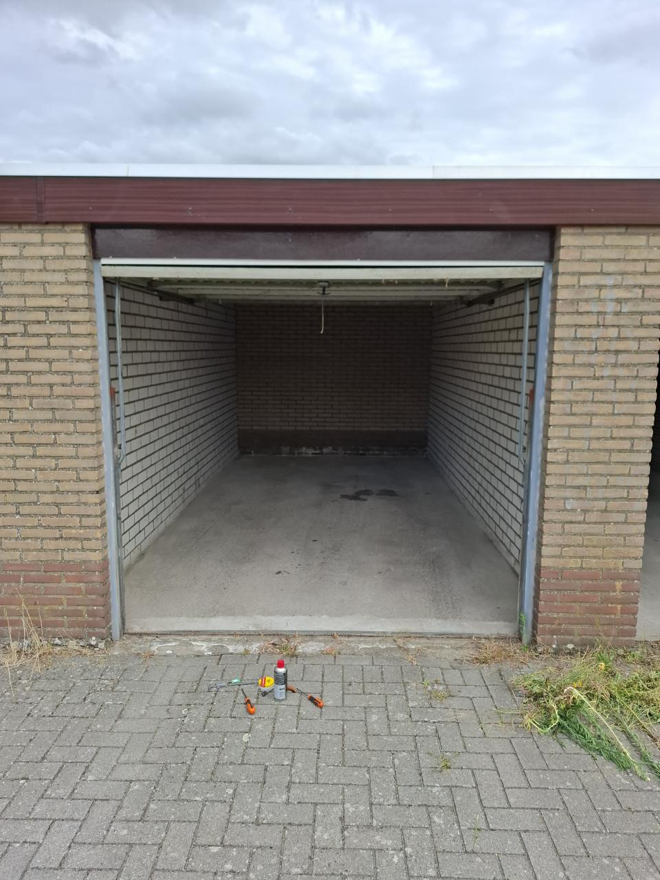 Te huur: 2 x Garage box Robertstraat Axel