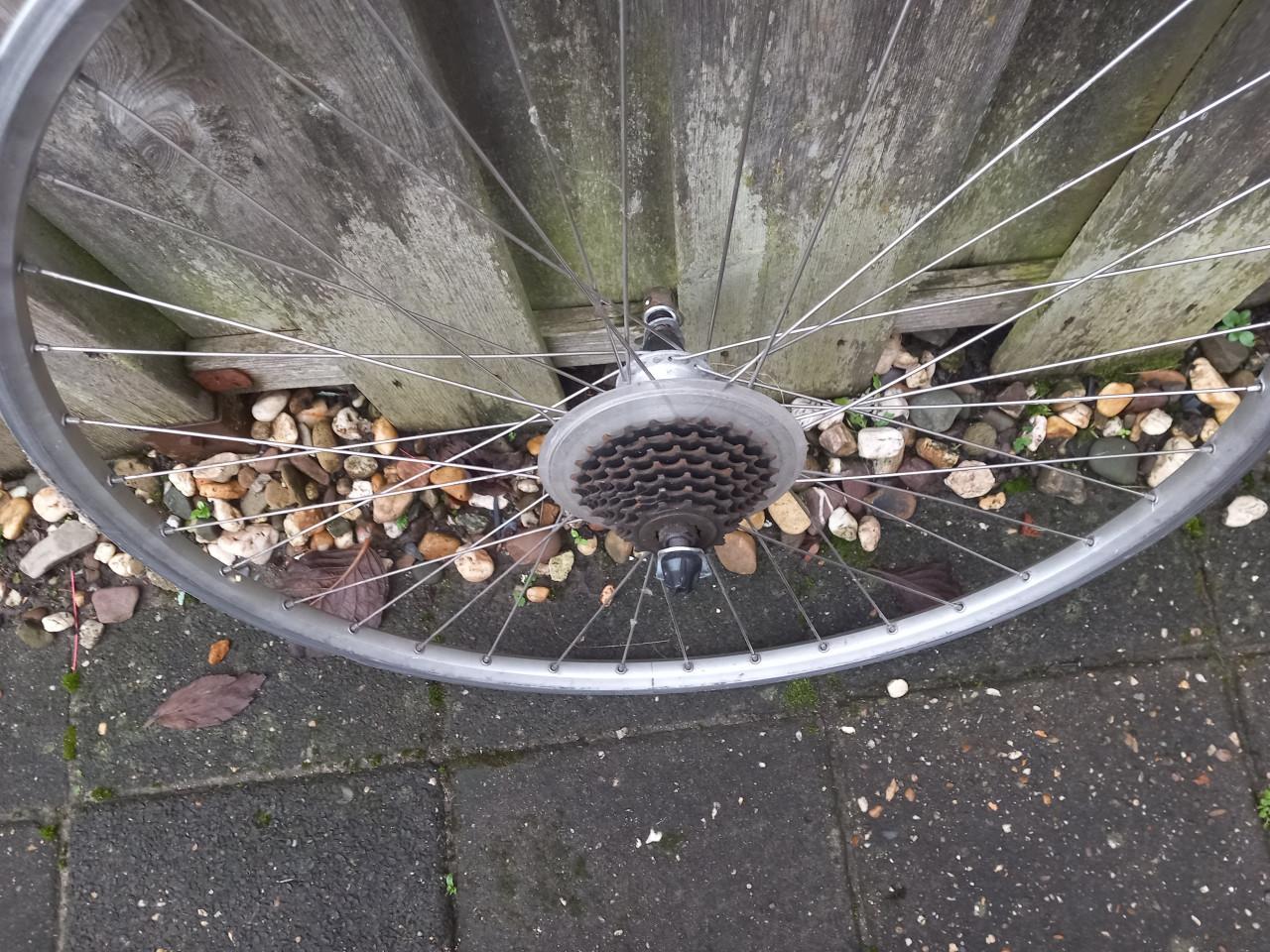 Diverse 28 inch wielen